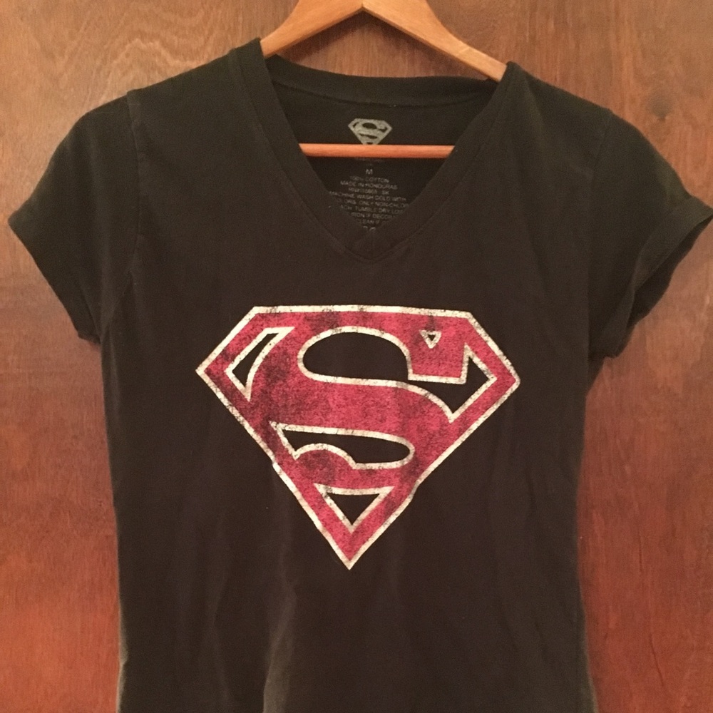 Women’s Medium Superman Black Tee Shirt V neck